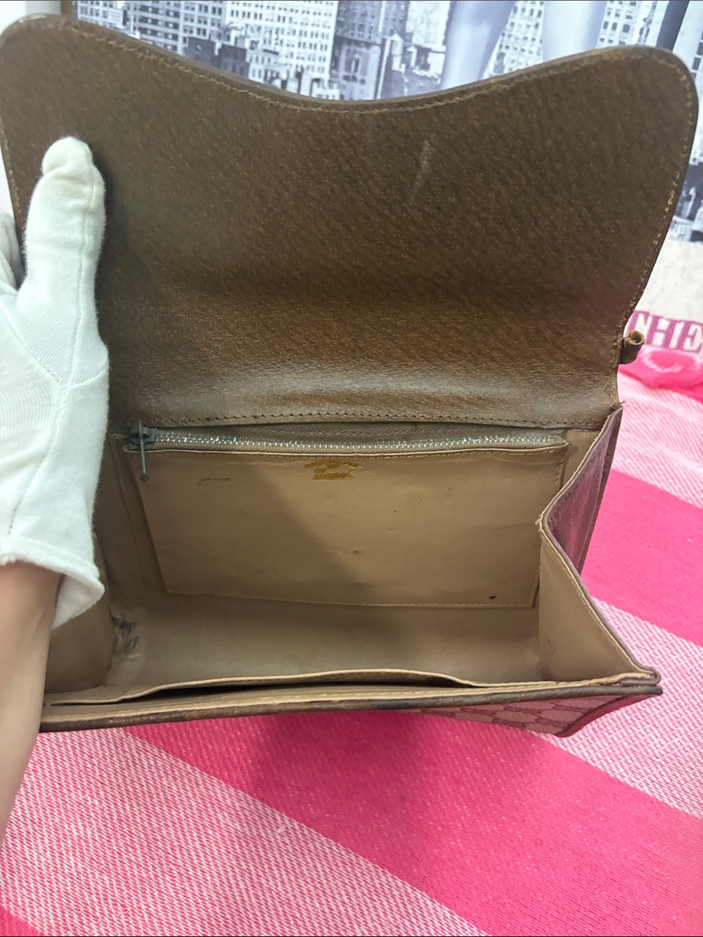 Gucci Beige Brown GG Supreme Crossbody with Gold Chain - Picture 7 of 12